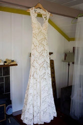 A-line Floor-Length Sleeveless Sheath Lace Wedding Dress